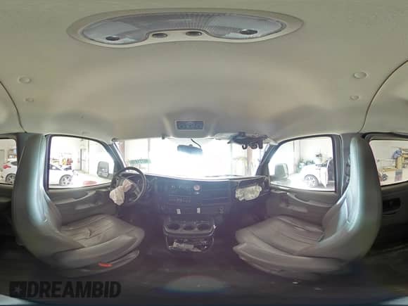 2014 Chevrolet Express Passenger LS z VIN 1GNSGBF40E1182270, wystawiony jako Copart lot #46731915 z przebiegiem Nie podano mil oraz Szkoda całkowita • Salvage title. Historia ofert i sprzedaży dostępna na DreamBid. Obrazek 13.