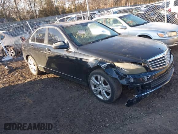 2008 Mercedes-Benz C 300 Sport z VIN WDDGF54X58F010815, wystawiony jako IAAI lot #41627384 z przebiegiem Nie podano mil oraz . Historia ofert i sprzedaży dostępna na DreamBid. Obrazek 1.
