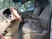 2004 Toyota Sienna XLE z VIN 5TDBA22C74S018541, wystawiony jako Copart lot #82137955 z przebiegiem 160 277 mil mil oraz Szkoda całkowita • Salvage title. Historia ofert i sprzedaży dostępna na DreamBid. Obrazek 7.