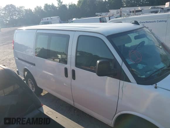 2020 Chevrolet Express Cargo с VIN 1GCWGAFP1L1256288, выставлен на аукционе IAAI как лот 43156786 с пробегом 86 109 миль миль и . История ставок и продаж доступна на DreamBid. Изображение 13.