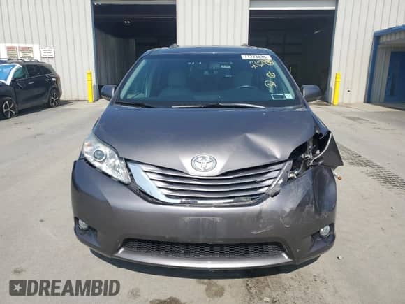 2017 Toyota Sienna XLE Auto Access Seat with VIN 5TDYZ3DC5HS863853, listed as a Copart auction lot 71273835 with Not provided miles and Salvage title. Bid and sale history available at DreamBid. Image 5.