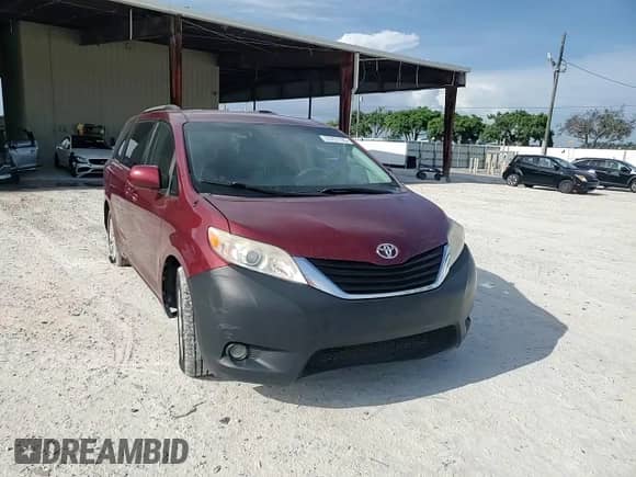 2013 Toyota Sienna LE with VIN 5TDJK3DC8DS060101, listed as a Copart auction lot 70751185 with 181,723 mi miles and Salvage title. Bid and sale history available at DreamBid. Image 14.
