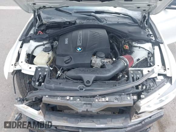 2014 BMW 4 Series 435i xDrive z VIN WBA3R5C59EK186119, wystawiony jako IAAI lot #41968020 z przebiegiem 97 187 mil mil oraz . Historia ofert i sprzedaży dostępna na DreamBid. Obrazek 10.