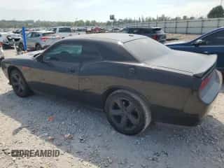 2014 Dodge Challenger R/T z VIN 2C3CDYBT1EH249826, wystawiony jako Copart lot #80354575 z przebiegiem Nie podano mil oraz Szkoda całkowita • Salvage title. Historia ofert i sprzedaży dostępna na DreamBid. Obrazek 2.