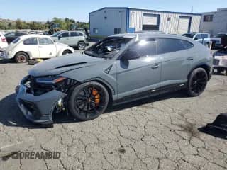 2024 Lamborghini Urus S with VIN ZPBUB3ZL4RLA31248, listed as a Copart auction lot 63012815 with 4,686 mi miles and Salvage title. Bid and sale history available at DreamBid. Image 1.
