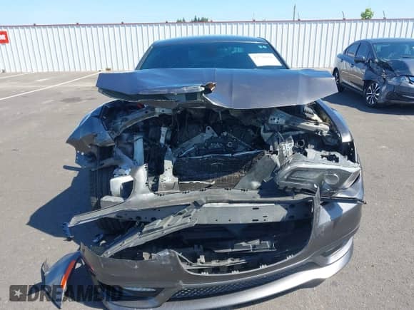 2017 Chrysler 300 S с VIN 2C3CCABGXHH664807, выставлен на аукционе IAAI как лот 42736946 с пробегом Не указан миль и . История ставок и продаж доступна на DreamBid. Изображение 12.