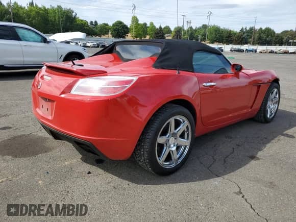 2007 Saturn Sky с VIN 1G8MB35B47Y100549, выставлен на аукционе Copart как лот 68040564 с пробегом 131 085 миль миль и Списание • Salvage title. История ставок и продаж доступна на DreamBid. Изображение 3.