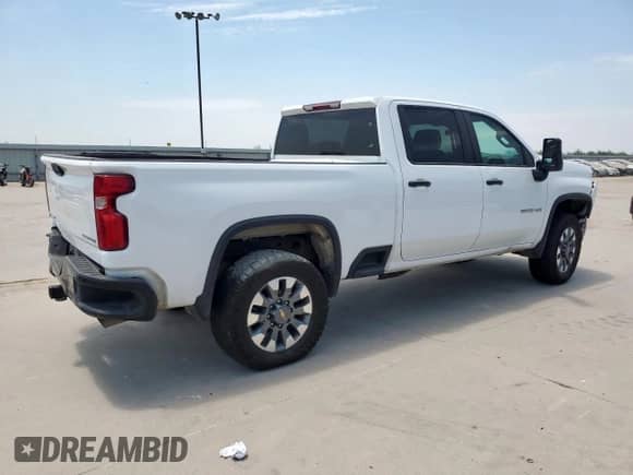 2024 Chevrolet Silverado 2500HD Custom z VIN 2GC4YME72R1121850, wystawiony jako Copart lot #66163225 z przebiegiem 57 752 mil mil oraz Szkoda całkowita • Salvage title. Historia ofert i sprzedaży dostępna na DreamBid. Obrazek 3.
