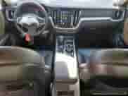 2024 Volvo S60 Core Dark Theme z VIN 7JRL12FK4RG321432, wystawiony jako Copart lot #84914635 z przebiegiem 25 401 mil mil oraz Szkoda całkowita • Salvage title. Historia ofert i sprzedaży dostępna na DreamBid. Obrazek 8.