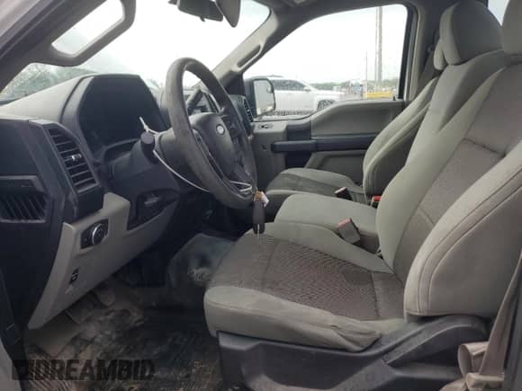 2015 Ford F-150 XL z VIN 1FTMF1CP3FKE53170, wystawiony jako Copart lot #62937815 z przebiegiem 155 959 mil mil oraz Szkoda całkowita • Salvage title. Historia ofert i sprzedaży dostępna na DreamBid. Obrazek 7.