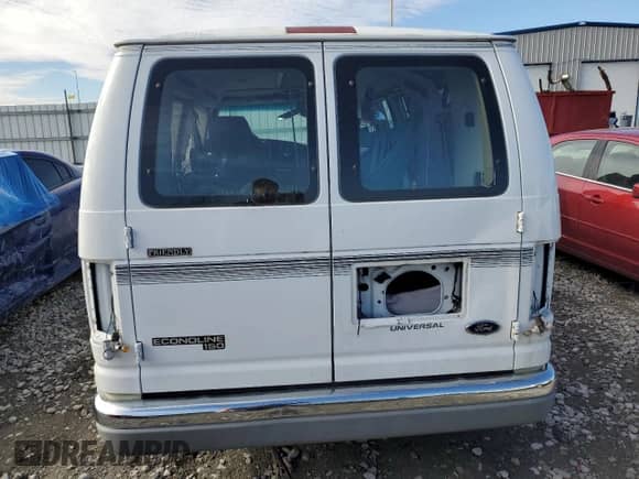 1998 Ford Econoline Cargo с VIN 1FDRE1429WHB71880, выставлен на аукционе Copart как лот 46426475 с пробегом 218 303 миль миль и Списание • Salvage title. История ставок и продаж доступна на DreamBid. Изображение 6.