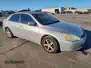 2004 Honda Accord EX z VIN 1HGCM56674A105128, wystawiony jako Copart lot #82400145 z przebiegiem 252 556 mil mil oraz Szkoda całkowita • Salvage title. Historia ofert i sprzedaży dostępna na DreamBid. Obrazek 4.