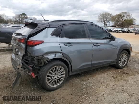 2020 Hyundai Kona SEL с VIN KM8K22AA4LU457070, выставлен на аукционе Copart как лот 49686795 с пробегом 88 889 миль миль и Списание • Salvage title. История ставок и продаж доступна на DreamBid. Изображение 3.