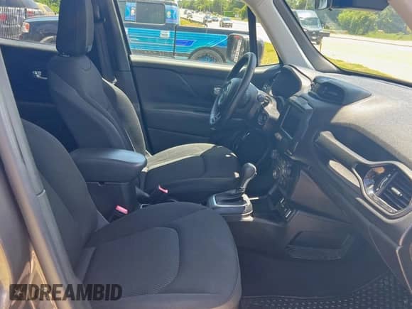2018 Jeep Renegade Altitude с VIN ZACCJABB7JPG74043, выставлен на аукционе Copart как лот 69500015 с пробегом 25 125 миль миль и Чистый • Clean title. История ставок и продаж доступна на DreamBid. Изображение 5.