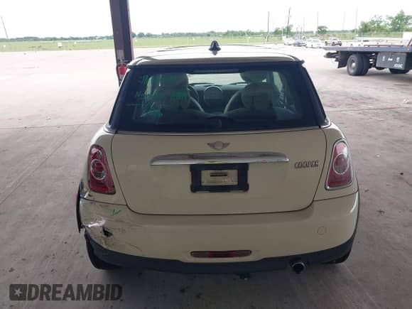 2011 MINI Hardtop with VIN WMWSU3C52BT091664, listed as a IAAI auction lot 42427367 with 110,488 mi miles and . Bid and sale history available at DreamBid. Image 16.