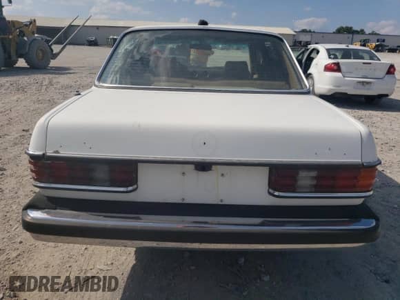 1980 Mercedes-Benz 300 с VIN WDB12313012192421, выставлен на аукционе Copart как лот 68878594 с пробегом 183 928 миль миль и Чистый • Clean title. История ставок и продаж доступна на DreamBid. Изображение 6.