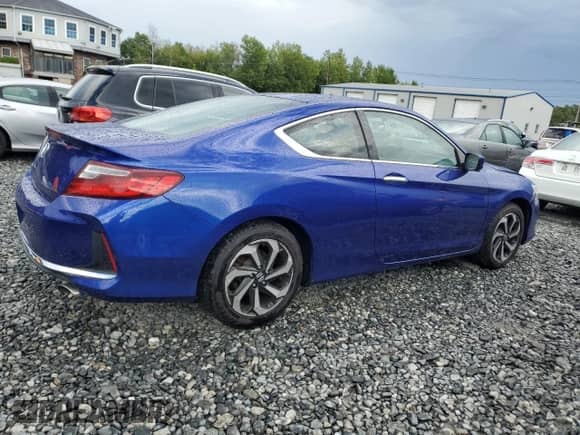 2017 Honda Accord LX-S с VIN 1HGCT1B3XHA007739, выставлен на аукционе Copart как лот 71087415 с пробегом 69 812 миль миль и Списание • Salvage title. История ставок и продаж доступна на DreamBid. Изображение 3.