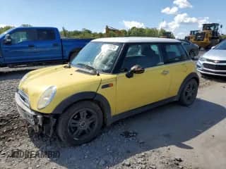 2005 MINI Hardtop with VIN WMWRC33585TK62343, listed as a Copart auction lot 71297275 with 140,809 mi miles and Salvage title. Bid and sale history available at DreamBid. Image 1.