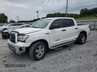 2011 Toyota Tundra with VIN 5TFDW5F11BX198109, listed as a Copart auction lot 69554525 with 230,930 mi miles and Salvage title. Bid and sale history available at DreamBid. Image 1.