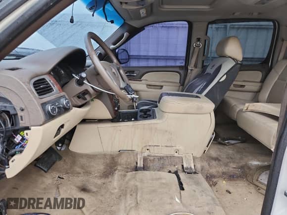 2013 Chevrolet Silverado 1500 LTZ with VIN 3GCPKTE72DG131724, listed as a Copart auction lot 82139705 with 183,083 mi miles and Salvage title. Bid and sale history available at DreamBid. Image 7.