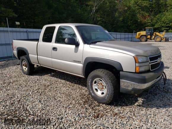 2006 Chevrolet Silverado 2500HD LT2 z VIN 1GCHK29UX6E242191, wystawiony jako Copart lot #70725355 z przebiegiem Nie podano mil oraz Czysty tytuł • Clean title. Historia ofert i sprzedaży dostępna na DreamBid. Obrazek 4.