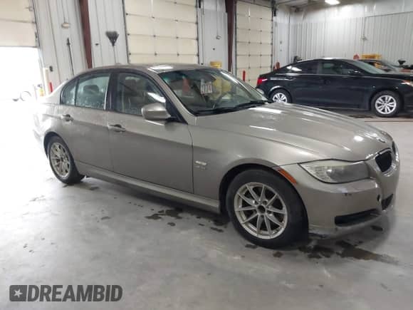 2010 BMW 3 Series 328i xDrive с VIN WBAPK7C50AA462480, выставлен на аукционе IAAI как лот 43250967 с пробегом 173 805 миль миль и . История ставок и продаж доступна на DreamBid. Изображение 1.