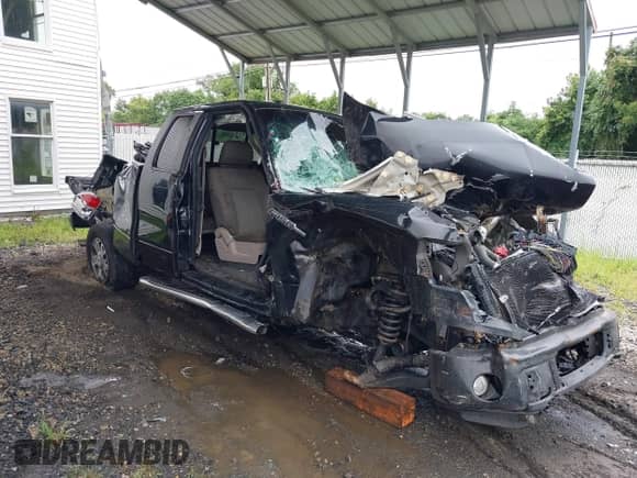 2010 Ford F-150 XL с VIN 1FTEX1E82AFB94213, выставлен на аукционе IAAI как лот 40053137 с пробегом Не указан миль и . История ставок и продаж доступна на DreamBid. Изображение 1.