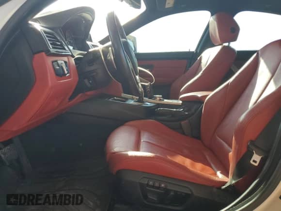 2015 BMW 4 Series 428i xDrive z VIN WBA4A7C59FD415699, wystawiony jako Copart lot #59233635 z przebiegiem 86 684 mil mil oraz Szkoda całkowita • Salvage title. Historia ofert i sprzedaży dostępna na DreamBid. Obrazek 7.