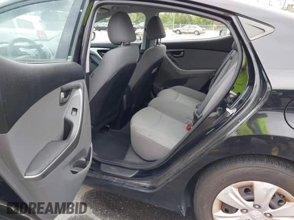 2016 Hyundai Elantra SE z VIN 5NPDH4AE7GH766624, wystawiony jako IAAI lot #43386190 z przebiegiem 200 577 mil mil oraz . Historia ofert i sprzedaży dostępna na DreamBid. Obrazek 8.