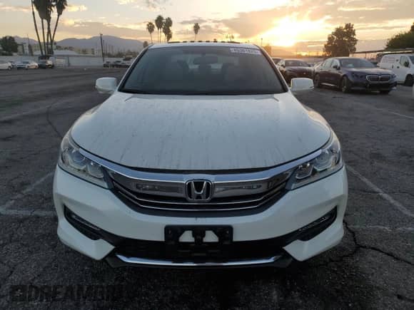 2017 Honda Accord EX-L с VIN 1HGCR2F8XHA109133, выставлен на аукционе Copart как лот 85301825 с пробегом Не указан миль и Списание • Salvage title. История ставок и продаж доступна на DreamBid. Изображение 5.