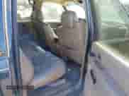 2005 Chevrolet Silverado 1500 LS z VIN 2GCEC13TX51388858, wystawiony jako IAAI lot #41771105 z przebiegiem 266 554 mil mil oraz . Historia ofert i sprzedaży dostępna na DreamBid. Obrazek 8.