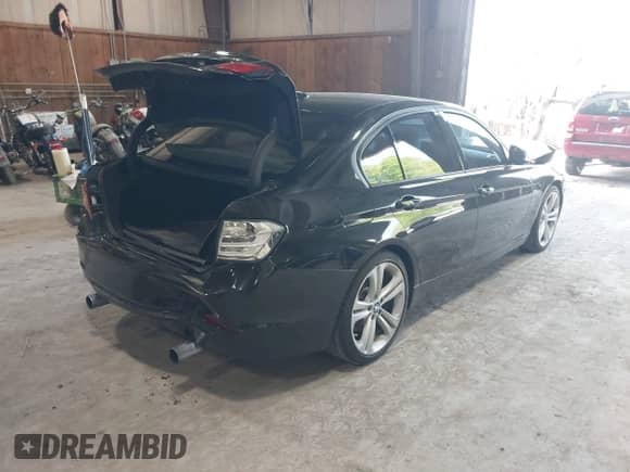 2012 BMW 3 Series 335i с VIN WBA3A9G54CNN67705, выставлен на аукционе IAAI как лот 42206308 с пробегом 93 597 миль миль и . История ставок и продаж доступна на DreamBid. Изображение 4.