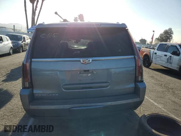 2019 Cadillac Escalade ESV Luxury z VIN 1GYS4HKJ3KR136780, wystawiony jako Copart lot #52337735 z przebiegiem Nie podano mil oraz Szkoda całkowita • Salvage title. Historia ofert i sprzedaży dostępna na DreamBid. Obrazek 6.