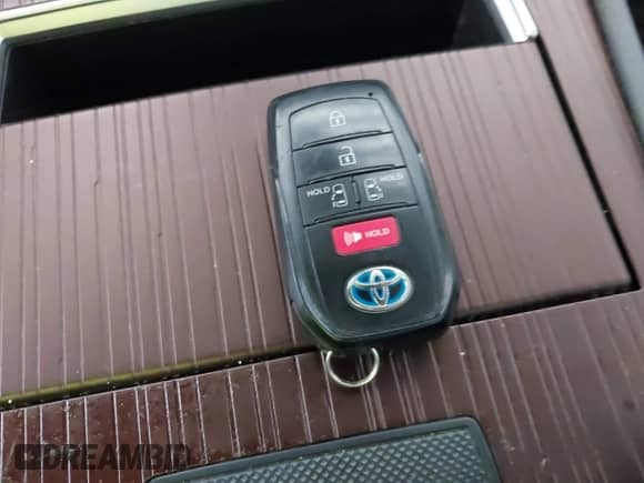 2021 Toyota Sienna LE with VIN 5TDKRKEC3MS070561, listed as a IAAI auction lot 42331063 with 56,413 mi miles and . Bid and sale history available at DreamBid. Image 11.