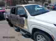 2022 Nissan Frontier S z VIN 1N6ED1EJ9NN693417, wystawiony jako IAAI lot #42385873 z przebiegiem 23 951 mil mil oraz . Historia ofert i sprzedaży dostępna na DreamBid. Obrazek 6.