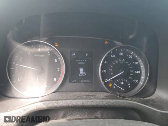 2018 Hyundai Elantra Value Edition z VIN 5NPD84LF6JH259095, wystawiony jako Copart lot #81836415 z przebiegiem 242 865 mil mil oraz Szkoda całkowita • Salvage title. Historia ofert i sprzedaży dostępna na DreamBid. Obrazek 9.