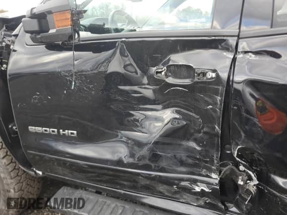 2017 Chevrolet Silverado 2500HD LT с VIN 1GC2KVEG4HZ231979, выставлен на аукционе Copart как лот 89841335 с пробегом 100 992 миль миль и Списание • Salvage title. История ставок и продаж доступна на DreamBid. Изображение 7.