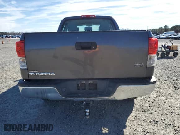 2012 Toyota Tundra z VIN 5TFRU5F16CX026400, wystawiony jako Copart lot #45609695 z przebiegiem 200 612 mil mil oraz Szkoda całkowita • Salvage title. Historia ofert i sprzedaży dostępna na DreamBid. Obrazek 6.