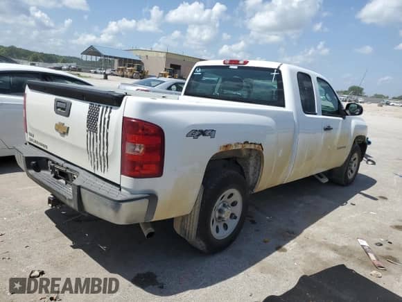 2011 Chevrolet Silverado 1500 Work Truck z VIN 1GCRKPE36BZ372518, wystawiony jako Copart lot #63377035 z przebiegiem 208 240 mil mil oraz Szkoda całkowita • Salvage title. Historia ofert i sprzedaży dostępna na DreamBid. Obrazek 3.