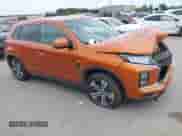 2022 Mitsubishi Outlander SE z VIN JA4APVAU1NU016393, wystawiony jako IAAI lot #42303726 z przebiegiem 83 688 mil mil oraz . Historia ofert i sprzedaży dostępna na DreamBid. Obrazek 1.