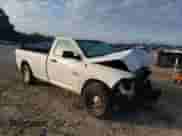 2013 Ram 1500 Tradesman z VIN 3C6JR6DP3DG538690, wystawiony jako Copart lot #74108164 z przebiegiem 297 817 mil mil oraz Czysty tytuł • Clean title. Historia ofert i sprzedaży dostępna na DreamBid. Obrazek 4.