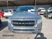 2020 Ram 1500 Big Horn z VIN 1C6SRFBT2LN200059, wystawiony jako IAAI lot #41987816 z przebiegiem 107 675 mil mil oraz . Historia ofert i sprzedaży dostępna na DreamBid. Obrazek 13.