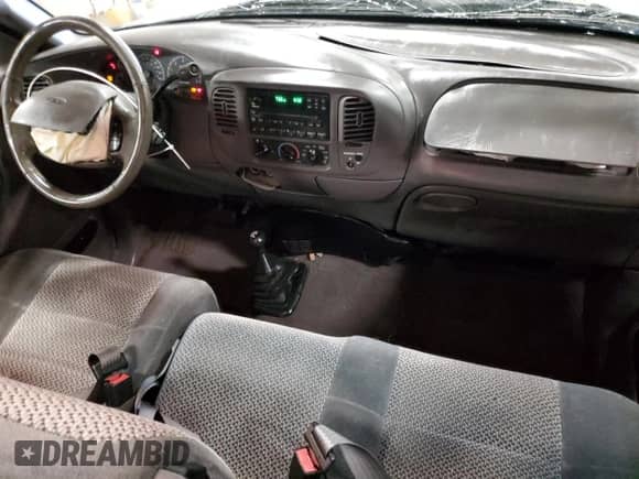 2001 Ford F-150 XL with VIN 2FTPF18L61CA88273, listed as a Copart auction lot 85329384 with 165,116 mi miles and Clean title. Bid and sale history available at DreamBid. Image 8.