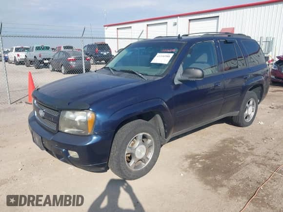 2008 Chevrolet TrailBlazer 2LT with VIN 1GNDS13S882127245, listed as a IAAI auction lot 43336988 with 174,212 mi miles and . Bid and sale history available at DreamBid. Image 17.