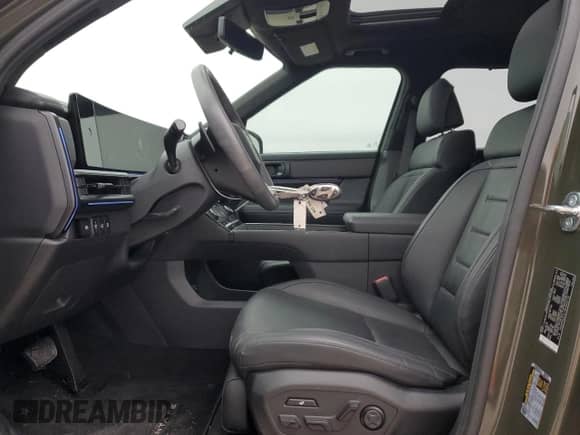 2024 Hyundai Santa Fe Calligraphy с VIN 5NMP5DGL7RH045733, выставлен на аукционе Copart как лот 41583965 с пробегом 4 653 миль миль и Списание • Salvage title. История ставок и продаж доступна на DreamBid. Изображение 7.