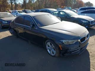 2018 BMW 3 Series 330i xDrive with VIN WBA8D9C51JEM33122, listed as a IAAI auction lot 40811372 with 48,461 mi miles and . Bid and sale history available at DreamBid. Image 1.