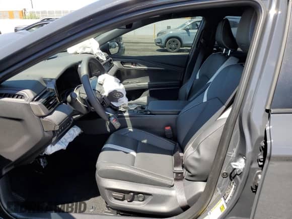 2025 Toyota Camry LE z VIN 4T1DAACK9SU166543, wystawiony jako Copart lot #70348535 z przebiegiem 8 251 mil mil oraz Szkoda całkowita • Salvage title. Historia ofert i sprzedaży dostępna na DreamBid. Obrazek 7.