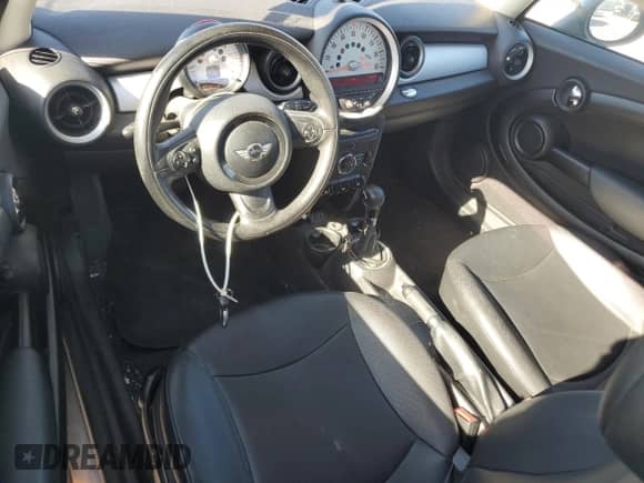 2013 MINI Hardtop с VIN WMWSU3C58DT692595, выставлен на аукционе Copart как лот 82598975 с пробегом 140 226 миль миль и Чистый • Clean title. История ставок и продаж доступна на DreamBid. Изображение 8.