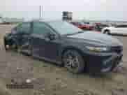 2021 Toyota Camry SE z VIN 4T1S11AK4MU543468, wystawiony jako Copart lot #60939165 z przebiegiem 30 311 mil mil oraz Szkoda całkowita • Salvage title. Historia ofert i sprzedaży dostępna na DreamBid. Obrazek 4.