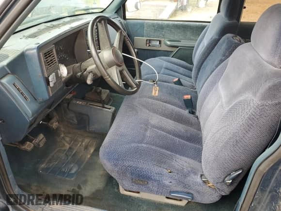 1991 GMC Sierra 1500 SLT z VIN 2GTEK19Z4M1542137, wystawiony jako Copart lot #68024074 z przebiegiem 347 281 mil mil oraz Szkoda całkowita • Salvage title. Historia ofert i sprzedaży dostępna na DreamBid. Obrazek 7.